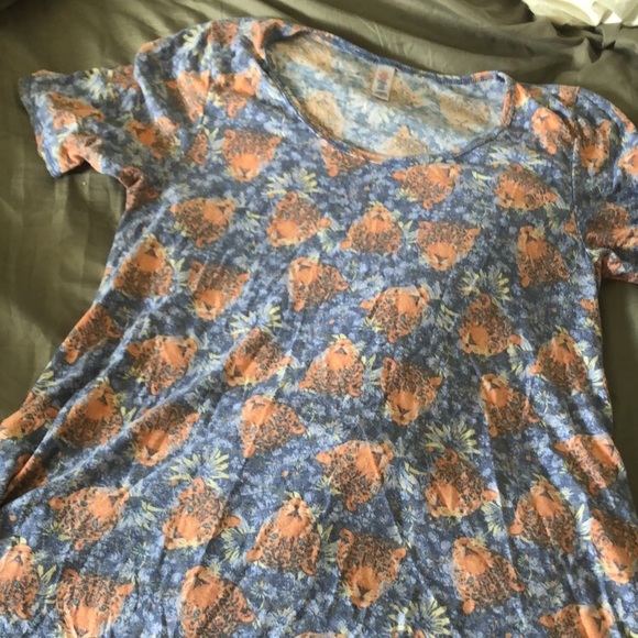 LuLaRoe Tops - LuLaRoe Perfect T